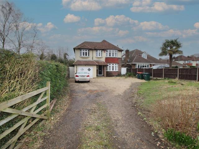 Three Bridges Road, Crawley RH10, 4 bed detached house to rent, £2,600 pcm | PrimeLocation