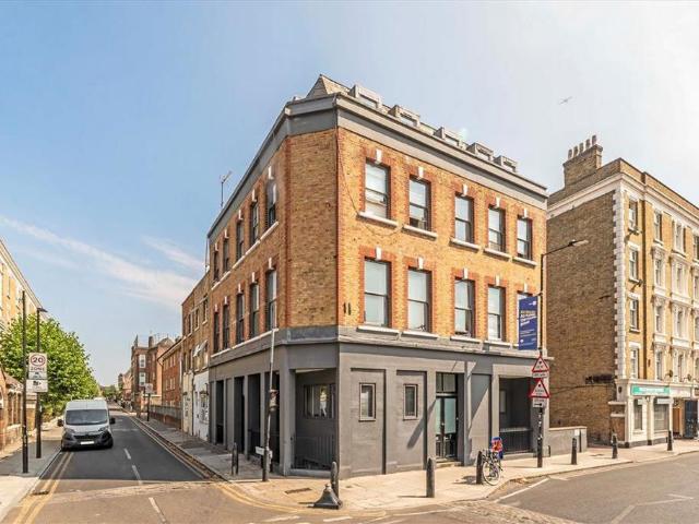 Three Colts Lane, London E2 1 bed flat to rent £2,500 pcm £577 pw