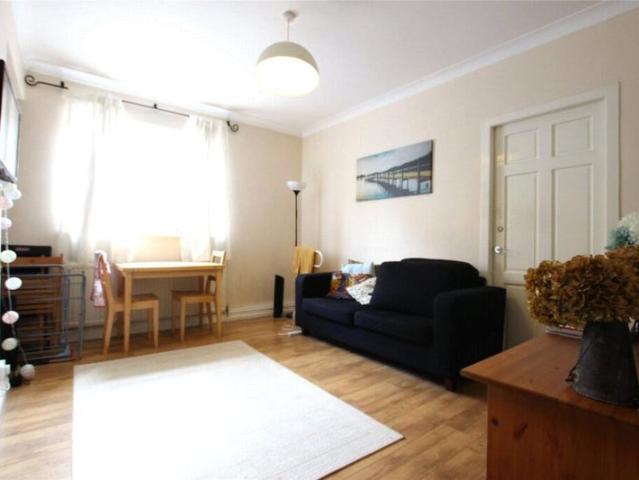Three Double Bedroom Flat with Lounge Wapping, E1W