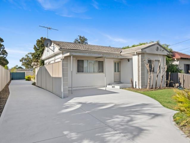 THREE DWELLINGS | 696 SQM | $1,390 PER WEEK