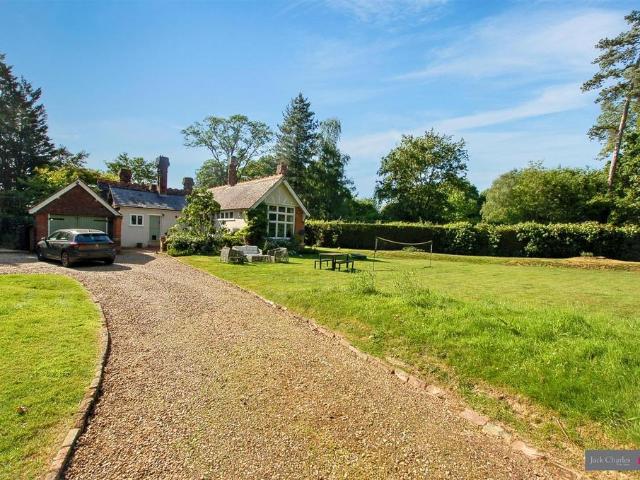 Three Elm Lane, Tonbridge 5 bed detached house to rent £3,500 pcm £808 pw