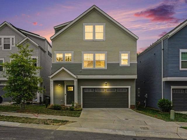 THREE FLOOR THREE BEDROOM HOUSE