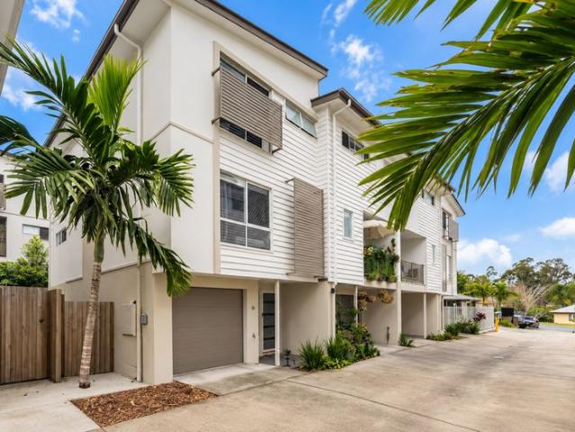 Three Level Townhouse in a Convenient Narangba Location