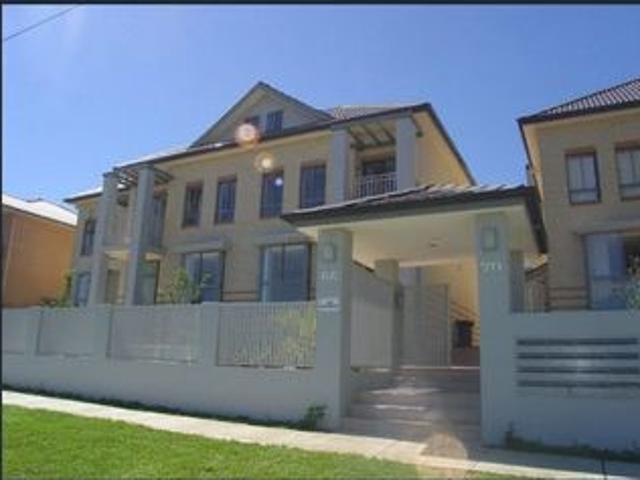 THREE LEVEL TOWNHOUSE IN A FANTASTIC LOCATION