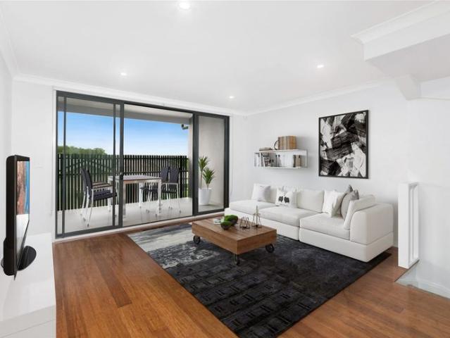 Three Level Townhouse with Panoramic Views