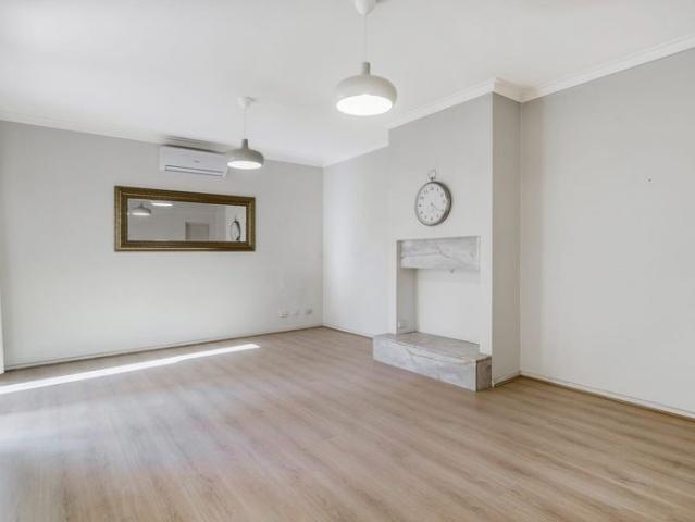 Three Level Townhome in Convenient Mount Street Location