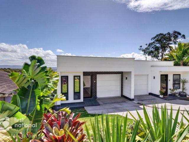 THREE LEVELS OF LUXURY, LIGHT, AND ENDLESS VIEWS
