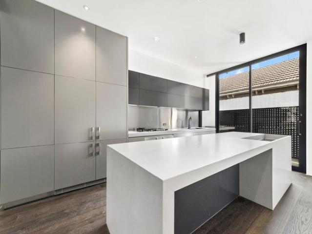 Three Levels Of Luxury Living At Its Best!