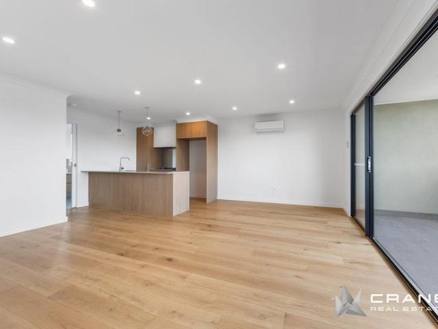 Three Levels of Style, Space & Sunshine North Living!