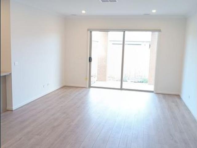 THREE LIVING AREAS | EXPANSIVE FAMILY LIVING