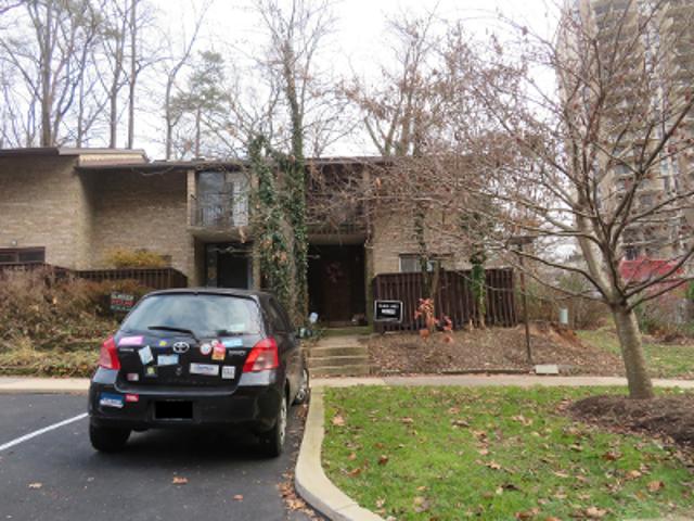 Three Oaks Dr