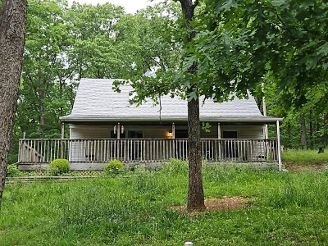 Three Oaks Ln