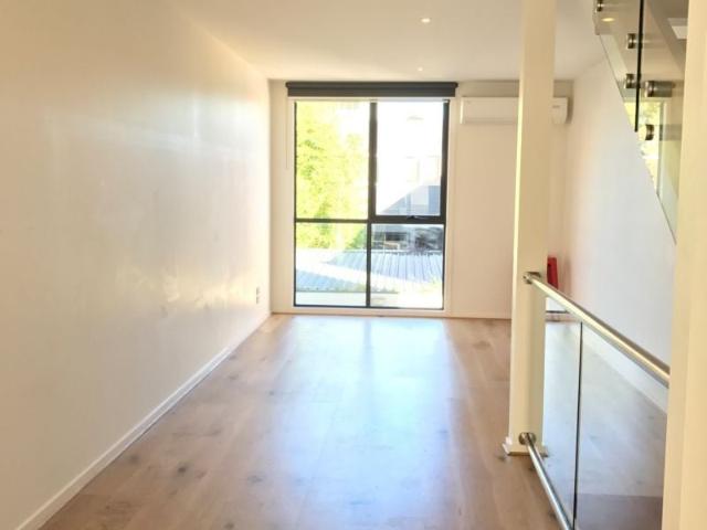 Three storey townhouse with 3 bedroom 3 bathroom with Garage