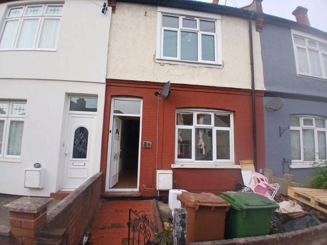 Three/Four Double Bed House in Sutton Town Centre