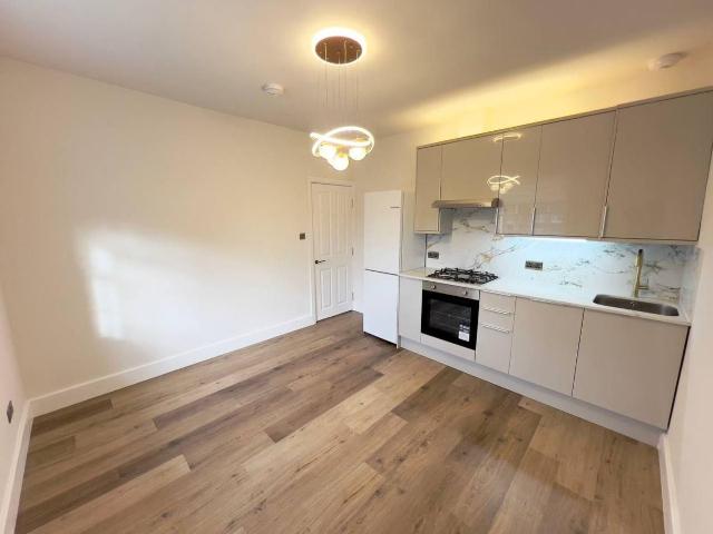 Thrift Hall, Sewardstone Road, Waltham Abbey EN9, 1 bed flat to rent, £1,275 pcm | PrimeLocation