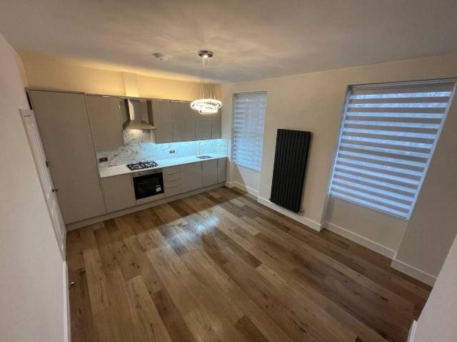 Thrift Hall, Sewardstone Road, Waltham Abbey EN9, 1 bed flat to rent, £1,400 pcm | PrimeLocation