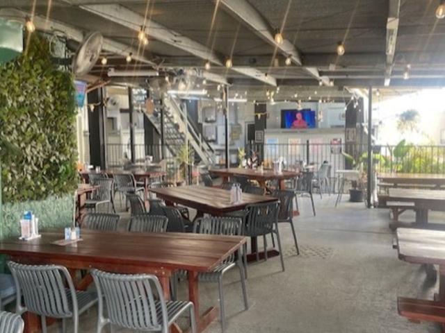 Freehold Commercial Country HOTEL 2 hrs from Brisbane