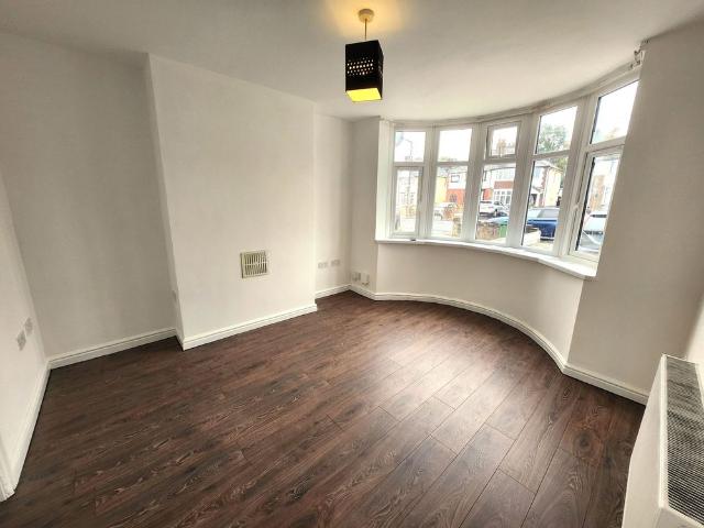 Throne Road, Rowley Regis