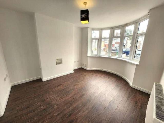 Throne Road, Rowley Regis, B65