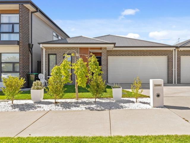 Throsby, 18 Galaxias Street