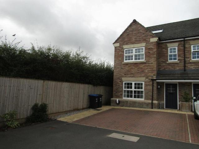 Throstle Close, Langthorpe. 4 bed semi detached house to rent £1,395 pcm £322 pw