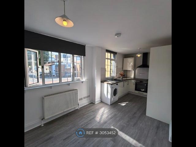 Throwley Way, Sutton SM1, 2 bed flat to rent, £1,600 pcm | PrimeLocation