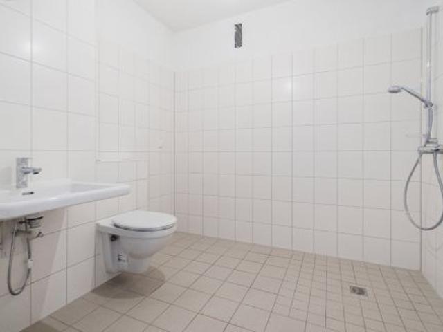 Thüringenplatz 11, E M barrierefreie Zweizimmerwohnung mit Freisitz WBS 60+, 2 Personen