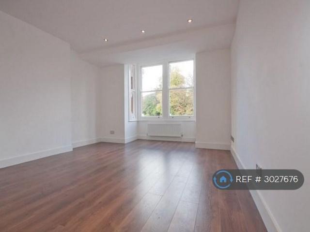 Thurlow Park Road, London, SE21 2 bed flat to rent £2,000 pcm £462 pw