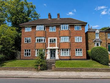 Thurlow Park Road, London SE21, 2 bed flat to rent, £1,995 pcm | PrimeLocation