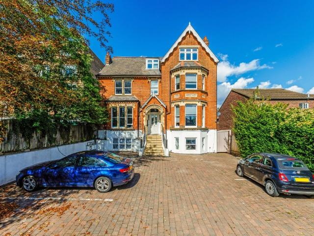 Thurlow Park Road, London SE21, 3 bed flat to rent, £3,300 pcm | PrimeLocation