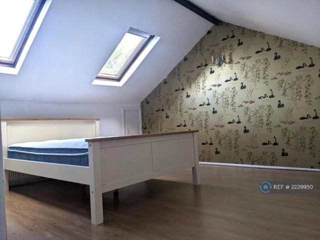 Thurlow Park Road, London, SE21 3 bed flat to rent £2,450 pcm £565 pw
