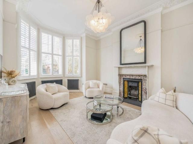 Thurlow Park Road, SE21, London