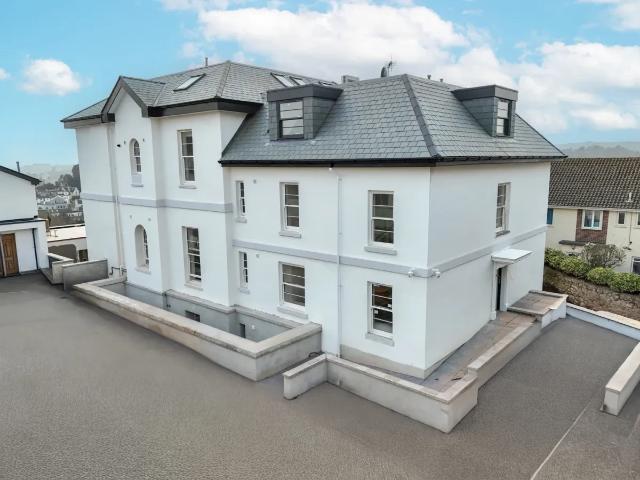 Thurlow Road, Torquay TQ1, 2 bed flat to rent, £1,400 pcm | PrimeLocation