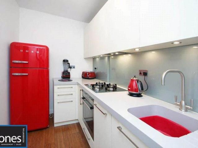 Thurlow Terrace, Chalk Farm, London, NW5 2 bed apartment to rent £2,750 pcm £635 pw