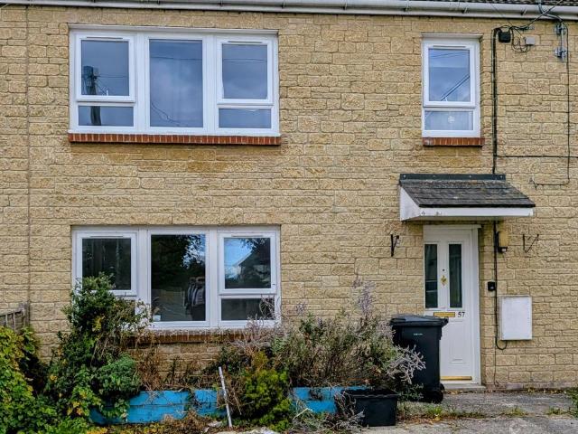Thurlocks, Yeovil, BA22 2 bed flat to rent £995 pcm £230 pw