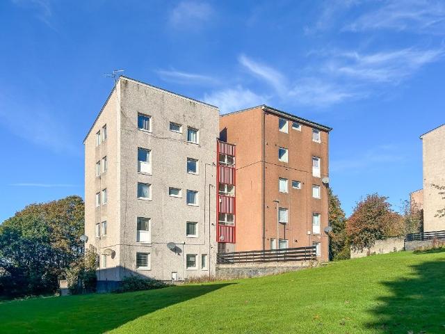 Thurso Crescent, Menzieshill, Dundee DD2, 2 bed flat to rent, £650 pcm | PrimeLocation