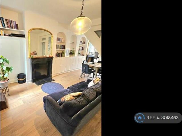 Thurso Street, London, SW17 1 bed in a house share to rent £1,050 pcm £242 pw