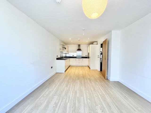 Thurston Road, London SE13 2 bed flat to rent £2,150 pcm £496 pw