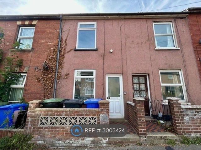 Thurston Road, Lowestoft NR32, 2 bed terraced house to rent, £850 pcm | PrimeLocation