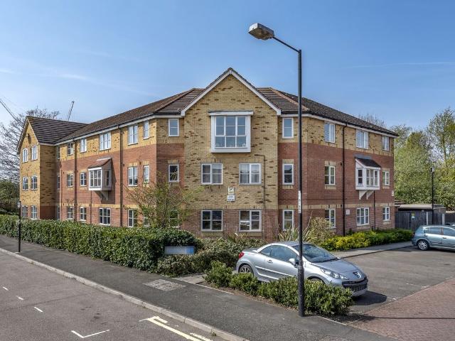 Thyme Close, London SE3, 2 bed flat to rent, £1,950 pcm | PrimeLocation