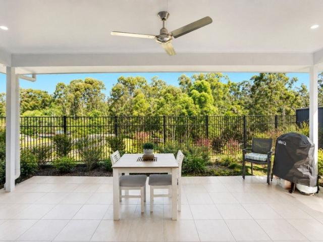 THYME OVER 50'S RESORT LARGE VILLA AND BLOCK WITH STUNNING PARKLAND VIEWS