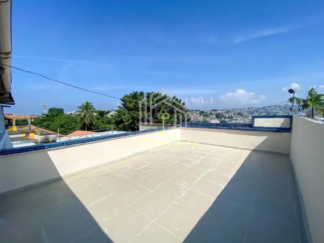 Ótima Casa Linear 3 quartos de Fundos – Vazia – Bancários