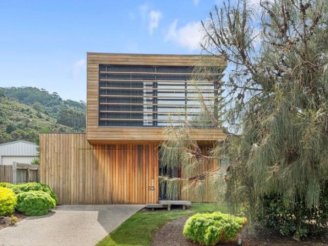 TIMBER, TEXTURE & BEAUTIFUL VIEWS