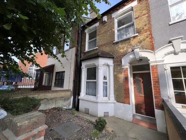 Timbercroft Lane, London SE18, 2 bed terraced house to rent, £1,850 pcm | PrimeLocation