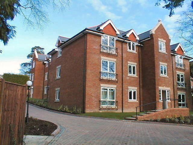 Timberdown, Heathfield TN21 2 bed flat to rent £1,050 pcm £242 pw