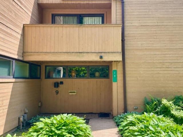 Timberline Dr Unit,warren, Condo For Sale
