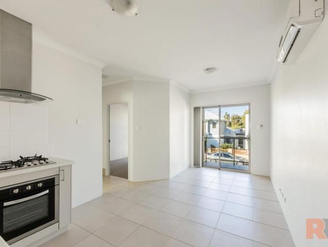 Low Maintenance Living Just 350m from Mandurah Station