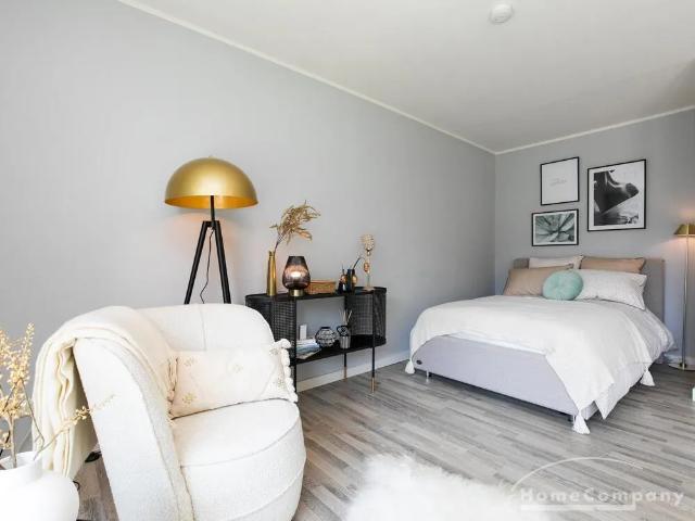 Time to relax Elegant. Noble. Exquisite. Unique.Furnished apartment with balcony in Altona