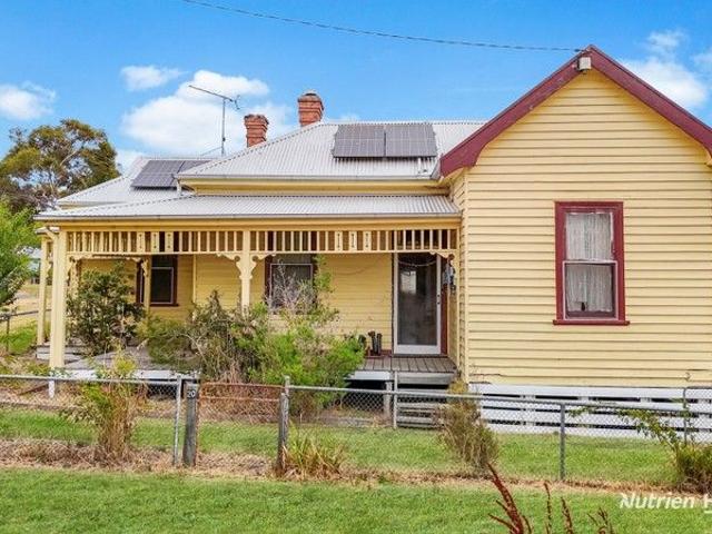 Timeless 1920s Character & Lifestyle Appeal on Half an Acre