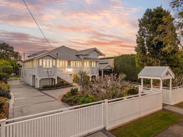 Timeless 1930s Character on 994sqm, Reimagined for Modern Family Living